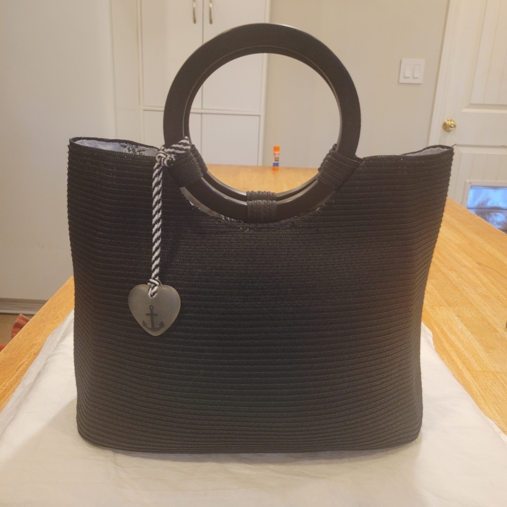 👜EUC~ LIZ CLAIBORNE WOVEN HANDBAG